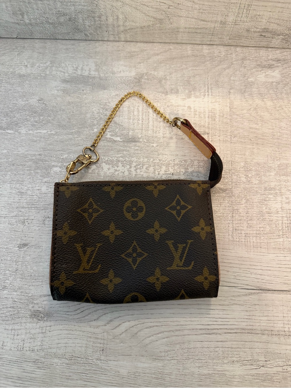 Louis Vuitton Mini Pochette - Picture 2 of 15